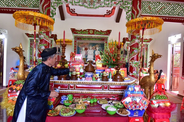 Bàn thờ các vị tiền hiền có công phát hiện, tạo lập nên ngành nghề Yến Sào