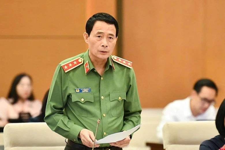 Thứ trưởng Bộ Công an Lê Quốc Hùng. Ảnh quochoi.vn. Thứ trưởng Bộ Công an Lê Quốc Hùng. Ảnh quochoi.vn.