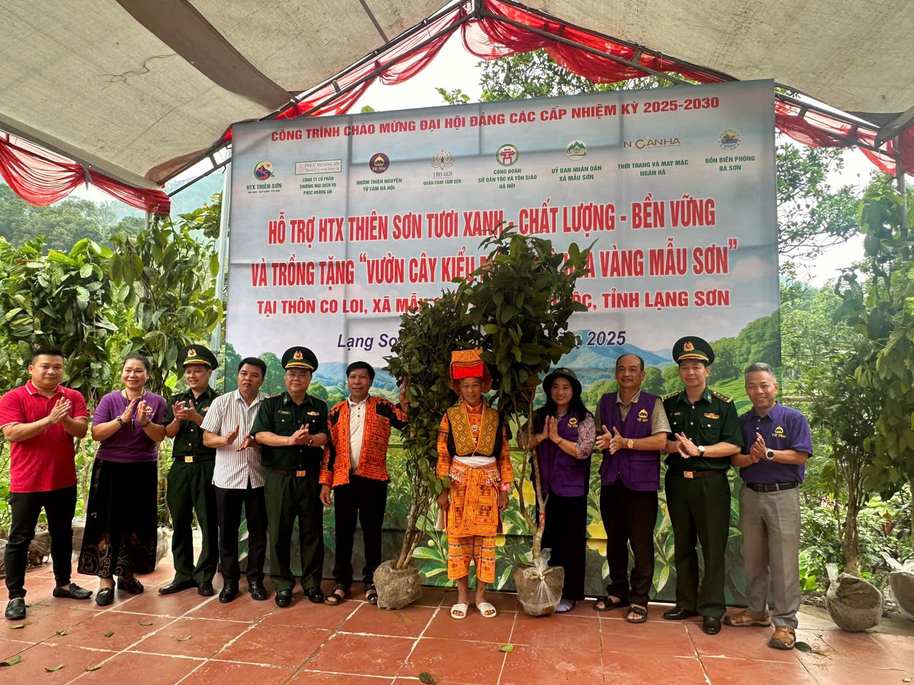 Bộ đội Biên phòng giúp dân xóa đói giảm nghèo, xây biên cương vững mạnh