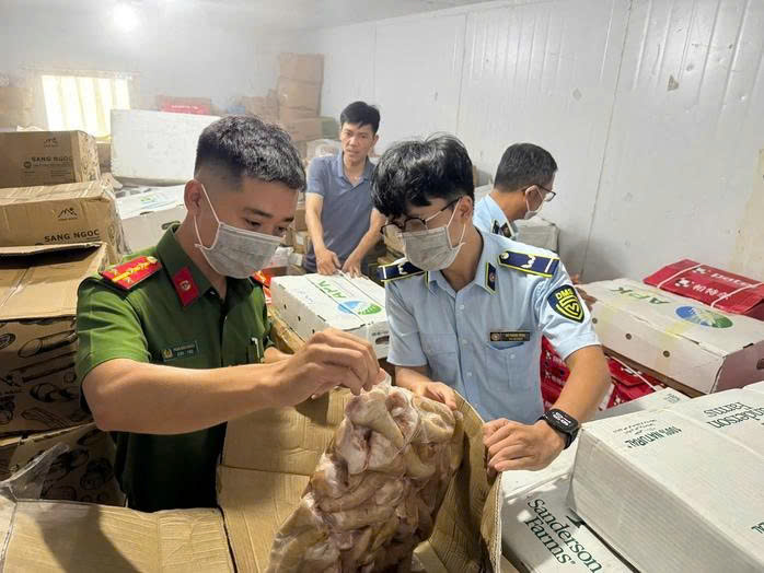 Tại thời điểm kiểm tra, chủ cơ sở không xuất trình được hóa đơn, chứng từ chứng minh được nguồn gốc hợp pháp của số hàng đông lạnh.