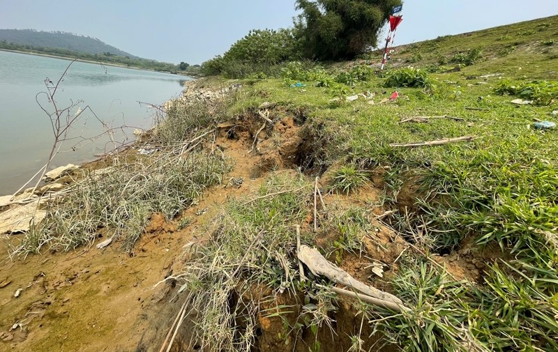 Công bố tình huống khẩn cấp sự cố sạt lở, hư hỏng kè Phú Văn