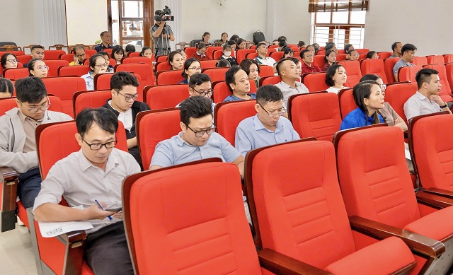 Đông đảo DN của 2 tỉnh Bình Định – Phú Yên đã tham dự Hội nghị. Ảnh: Viết-Trung Đông đảo DN của 2 tỉnh Bình Định – Phú Yên đã tham dự Hội nghị. Ảnh: Viết-Trung