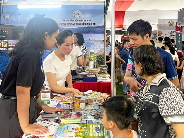 Nghệ An quảng bá thế mạnh du lịch biển tại sự kiện quốc tế ở Lào Cai.