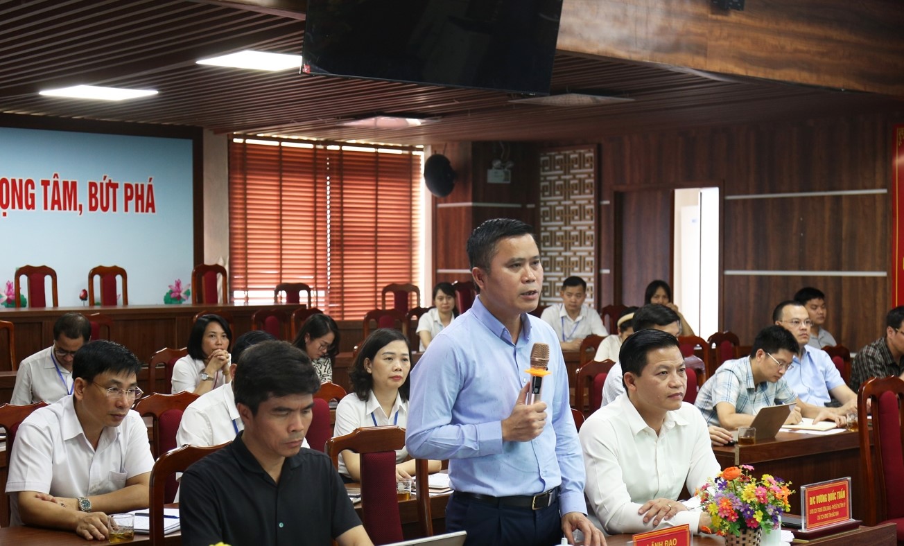 Giám đốc Trung tâm PVHCC tỉnh Lê Đăng Việt phát biểu. Giám đốc Trung tâm PVHCC tỉnh Lê Đăng Việt phát biểu.