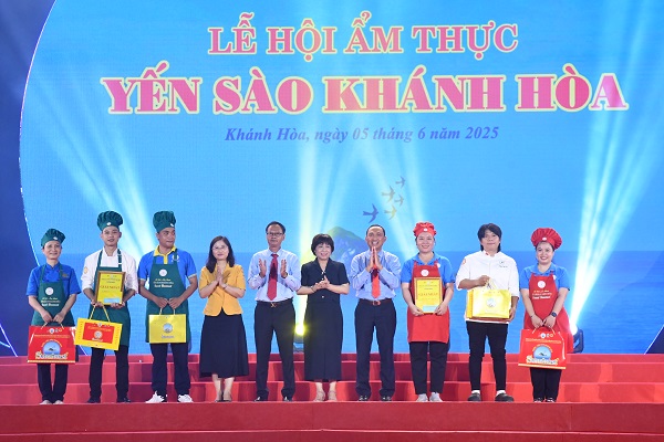 Trao Giải Nhất