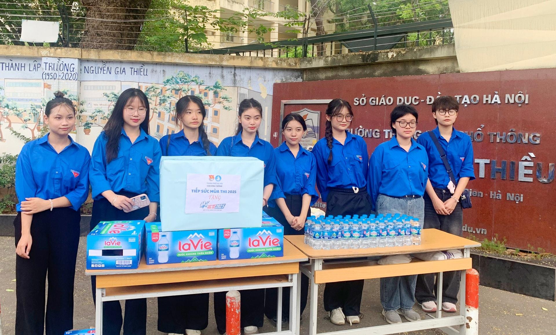 tuổi trẻ Thủ đô tham gia chương trình “Tiếp sức mùa thi”. (Ảnh: Bảo Lâm