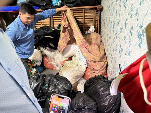 Quảng ngãi: Bắt 2 người tàng trữ hơn 1,3 tấn thuốc nổ và gần 4.000 kíp nổ