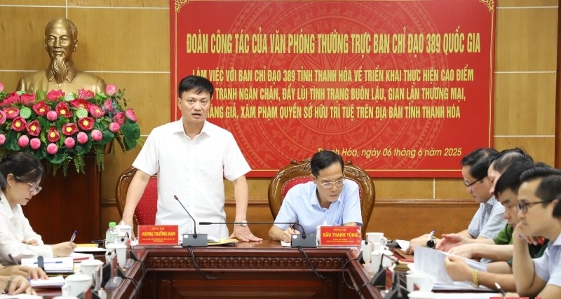 Phó chánh Văn phòng Thường trực Ban Chỉ đạo 389 Quốc gia Vương Trường Nam phát biểu kết luận buổi làm việc. Phó chánh Văn phòng Thường trực Ban Chỉ đạo 389 Quốc gia Vương Trường Nam phát biểu kết luận buổi làm việc.
