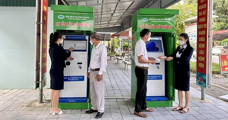 Đoàn Thanh niên Bệnh viện Đa khoa tỉnh ứng dụng công nghệ thông tin, triển khai bệnh án điện tử giúp người dân giảm thủ tục hành chính khi đi khám chữa bệnh. Đoàn Thanh niên Bệnh viện Đa khoa tỉnh ứng dụng công nghệ thông tin, triển khai bệnh án điện tử giúp người dân giảm thủ tục hành chính khi đi khám chữa bệnh.