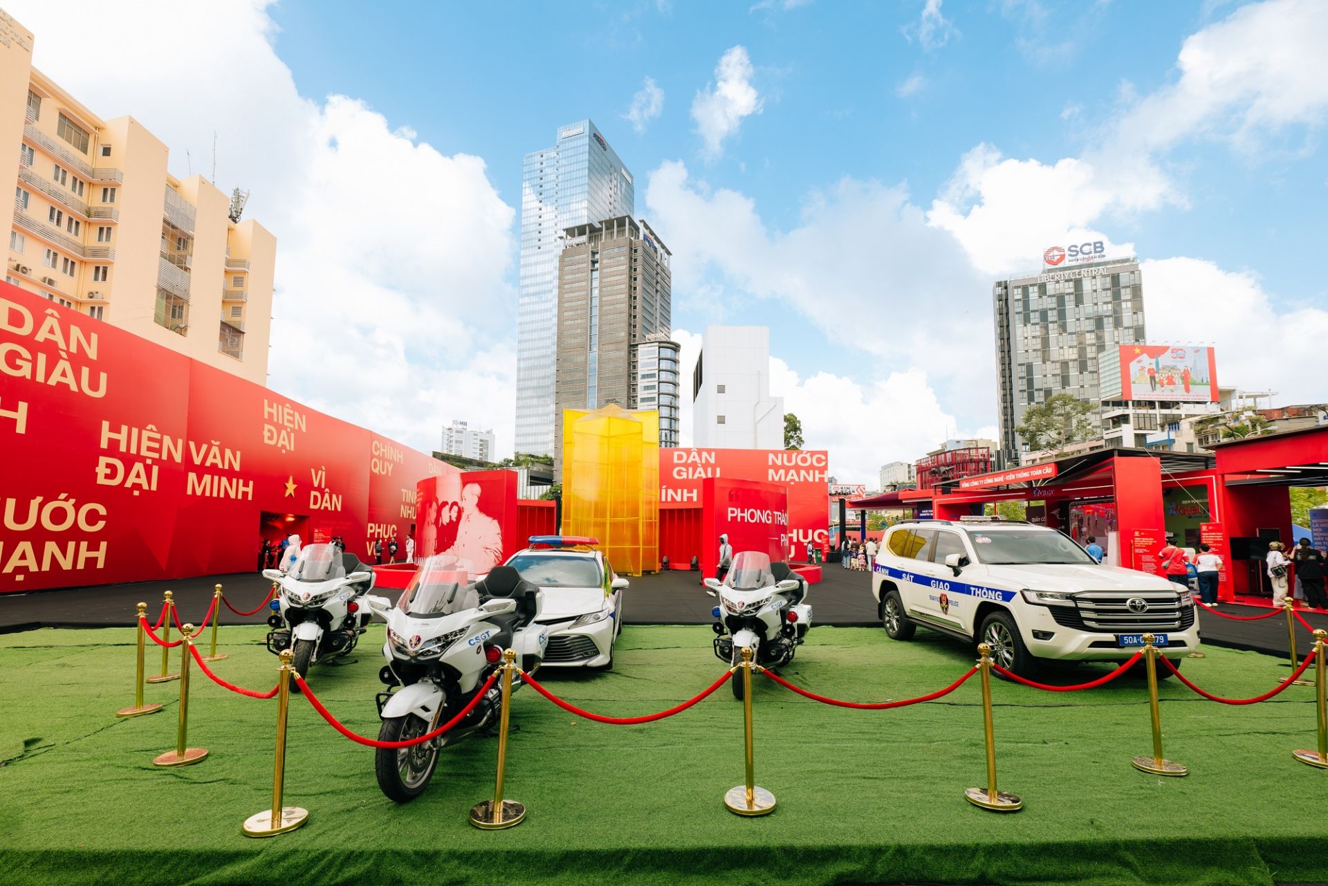 Các hoạt động trải nghiệm, trưng bày, triển lãm tại TP. Hồ Chí Minh được mở rộng khuôn viên, kéo dài từ trục đường Nguyễn Huệ sang trục đường Lê Lợi, với tổng chiều dài hơn 2km