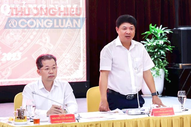 Đồng chí Nguyễn Văn Quảng và đồng chí Lương Nguyễn Minh Triết chủ trì hội nghị. Đồng chí Nguyễn Văn Quảng và đồng chí Lương Nguyễn Minh Triết chủ trì hội nghị.