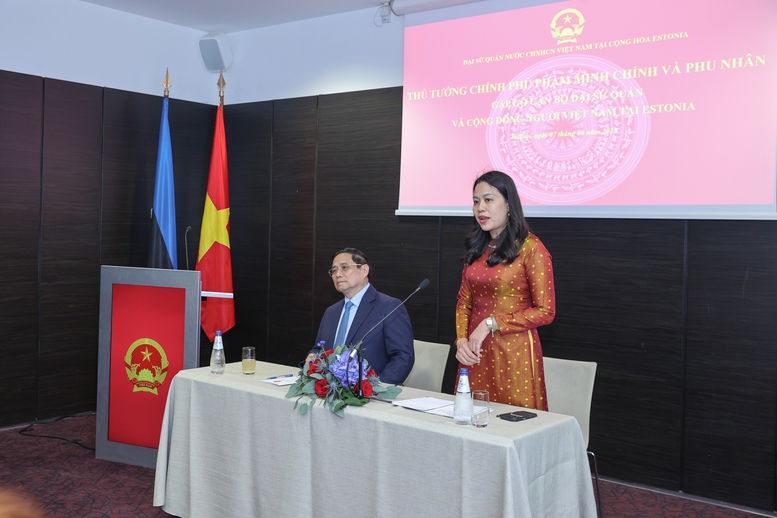 Đại sứ Việt Nam tại Phần Lan kiêm nhiệm Estonia Phạm Thị Thanh Bình phát biểu - Ảnh: VGP/Nhật Bắc Đại sứ Việt Nam tại Phần Lan kiêm nhiệm Estonia Phạm Thị Thanh Bình phát biểu - Ảnh: VGP/Nhật Bắc