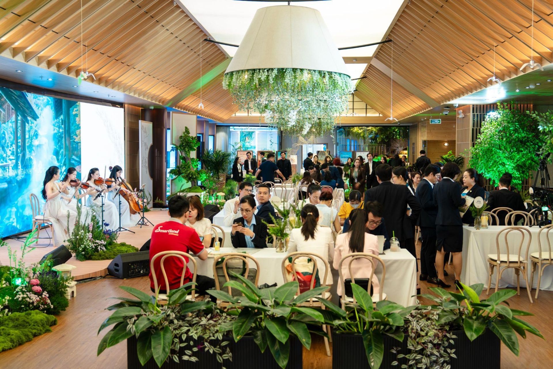 Essensia Parkway gây ấn tượng với 100% giỏ hàng được săn đón trong vài giờ, đánh dấu hợp tác cùng WorldHotels™