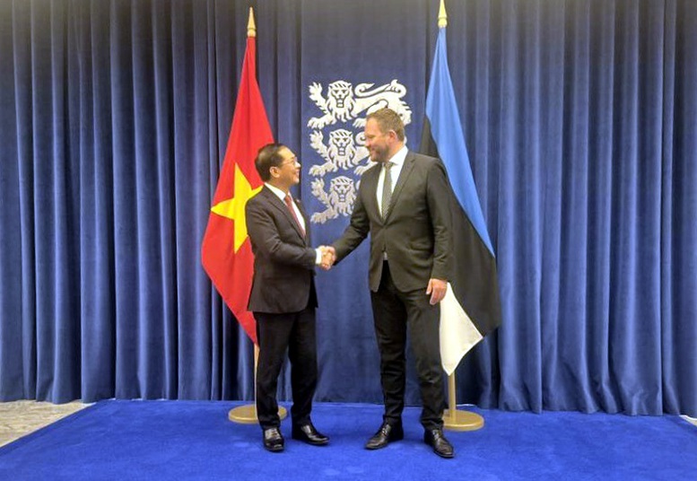 Phó Thủ tướng, Bộ trưởng Ngoại giao Bùi Thanh Sơn gặp Bộ trưởng Ngoại giao Estonia Margus Tsahkna Phó Thủ tướng, Bộ trưởng Ngoại giao Bùi Thanh Sơn gặp Bộ trưởng Ngoại giao Estonia Margus Tsahkna
