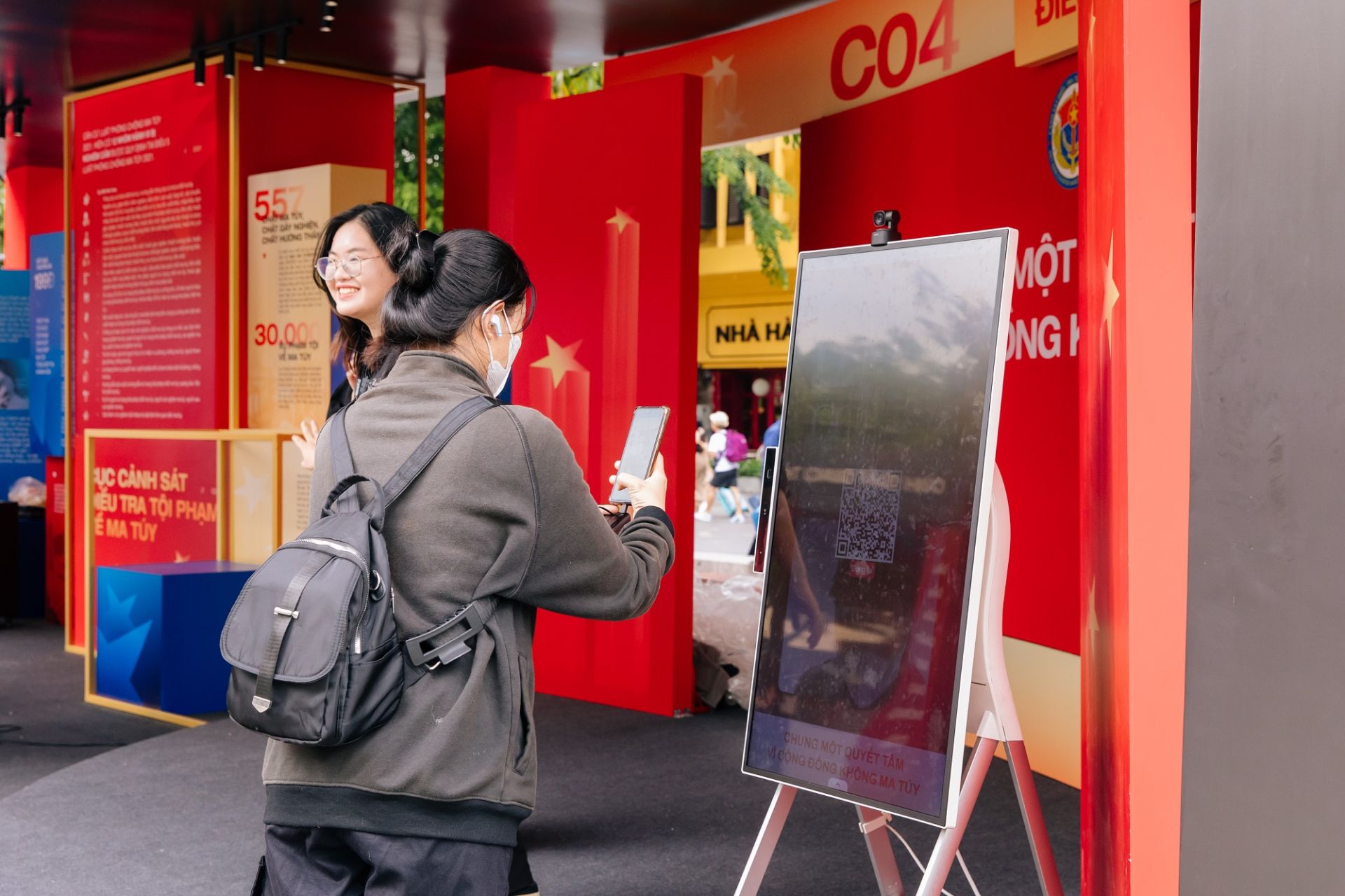 Cảnh báo tác hại ma túy...