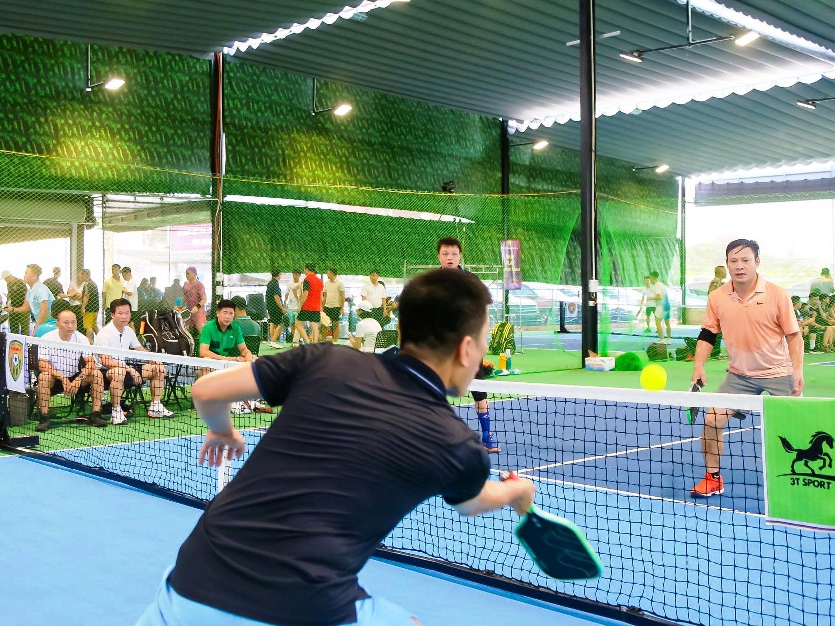 Các vận động viên tranh tài ở hai nội dung chính: Đôi nam (thi đấu ngày 7/6) với sự tham gia của 34 cặp đấu; và đôi nam nữ.