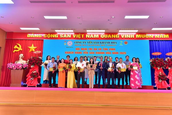 Tri ân Nhà phân phối tiêu biểu xuất sắc hạng Bạc