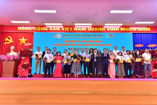 Tri ân Nhà phân phối tiêu biểu xuất sắc hạng Vàng