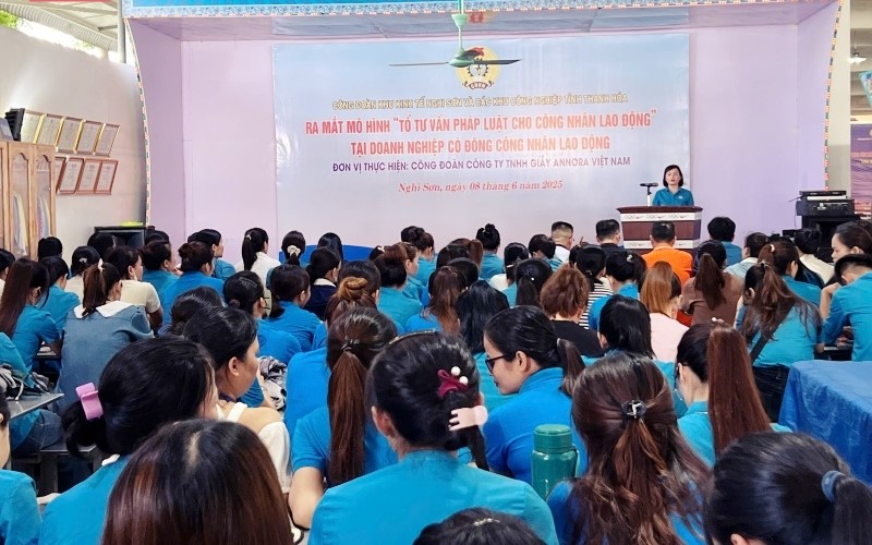 Ra mắt mô hình “Tổ tư vấn pháp luật cho công nhân lao động”