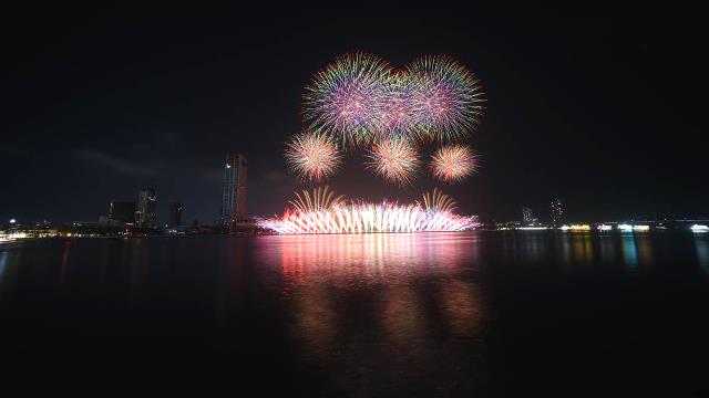 Đội Ba Lan cũng không hề kém cạnh ngay từ màn dạo đầu Đội Ba Lan cũng không hề kém cạnh ngay từ màn dạo đầu