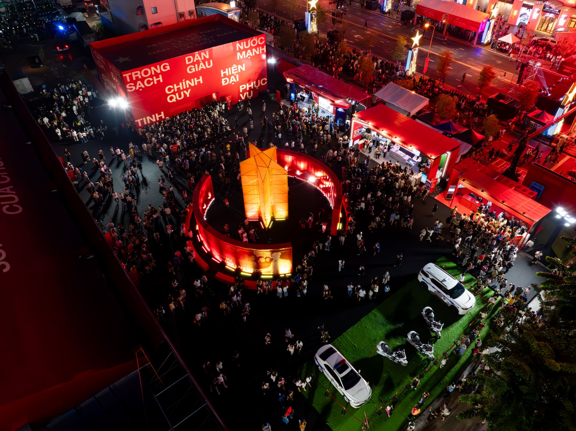 Gala “Vinh quang Công an nhân dân Việt Nam” rực rỡ tại TP. Hồ Chí Minh