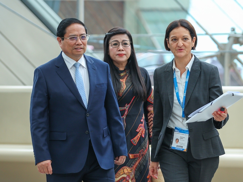 Thủ tướng Phạm Minh Chính và Phu nhân bắt đầu các hoạt động trong khuôn khổ chương trình tham dự Hội nghị UNOC 3 theo lời mời của Tổng Thư ký Liên hợp quốc Antonio Guterres và Tổng thống Cộng hòa Pháp Emmanuel Macron - Ảnh: VGP/Nhật Bắc