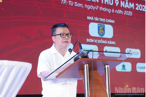 Đồng chí Lê Quốc Minh - Ủy viên Trung ương Đảng, Tổng Biên tập Báo Nhân dân, Phó Trưởng ban Tuyên giáo và Dân vận Trung ương, Chủ tịch Hội Nhà báo Việt Nam, Trưởng Ban Chỉ đạo Press Cup 2025 phát biểu tại buổi lễ bế mạc. Đồng chí Lê Quốc Minh - Ủy viên Trung ương Đảng, Tổng Biên tập Báo Nhân dân, Phó Trưởng ban Tuyên giáo và Dân vận Trung ương, Chủ tịch Hội Nhà báo Việt Nam, Trưởng Ban Chỉ đạo Press Cup 2025 phát biểu tại buổi lễ bế mạc.