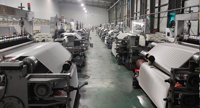 Một góc phân xưởng sản xuất giấy. Một góc phân xưởng sản xuất giấy.