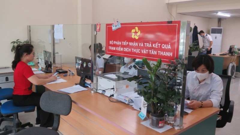 Tạo thuận lợi thông quan nông sản qua cửa khẩu