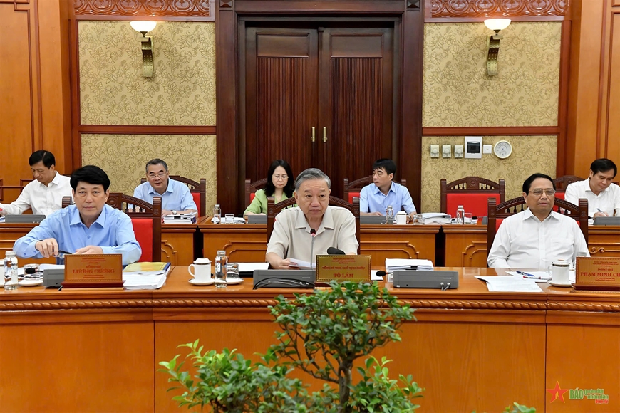 Tổng Bí thư, Chủ tịch nước Tô Lâm chủ trì cuộc họp. Tổng Bí thư, Chủ tịch nước Tô Lâm chủ trì cuộc họp.