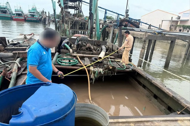 Đột kích sông Tiền: CSGT bắt giữ 9 phương tiện, hơn 370m³ cát khai thác trái phép