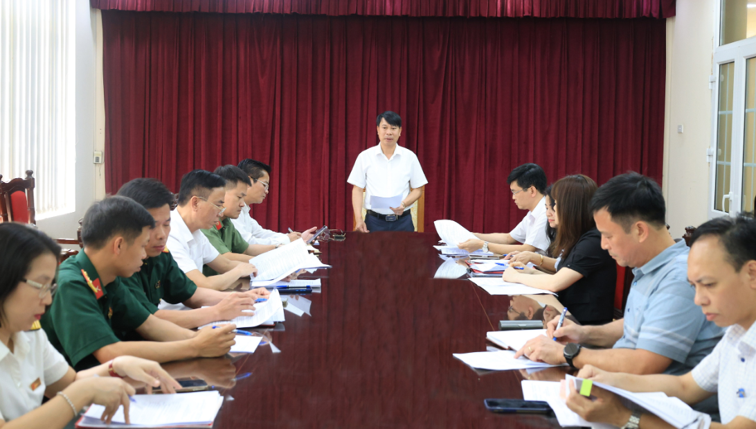 Phó Chủ tịch UBND tỉnh Nguyễn Khắc Hiếu phát biểu tại cuộc họp. Phó Chủ tịch UBND tỉnh Nguyễn Khắc Hiếu phát biểu tại cuộc họp.
