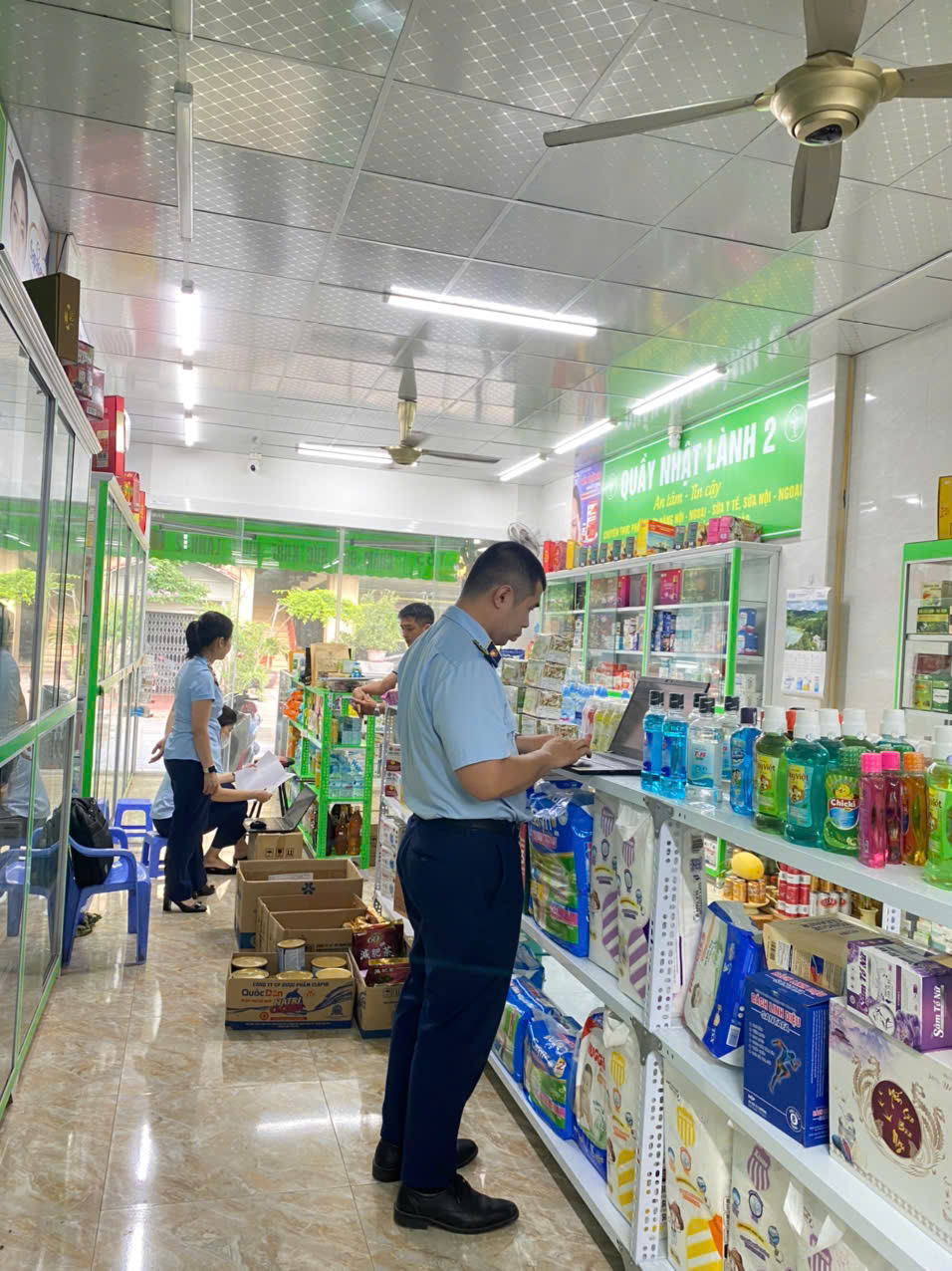 Lực lượng QLTT Hải Phòng thực hiện đợt cao điểm đấu tranh, ngăn chặn, đẩy lùi tình trạng buôn lậu, gian lận thương mại, hàng giả, xâm phạm quyền SHTT Lực lượng QLTT Hải Phòng thực hiện đợt cao điểm đấu tranh, ngăn chặn, đẩy lùi tình trạng buôn lậu, gian lận thương mại, hàng giả, xâm phạm quyền SHTT