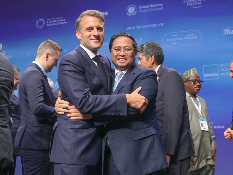 Thủ tướng Phạm Minh Chính và Tổng thống Pháp Emmanuel Macron - Ảnh: VGP/Nhật Bắc