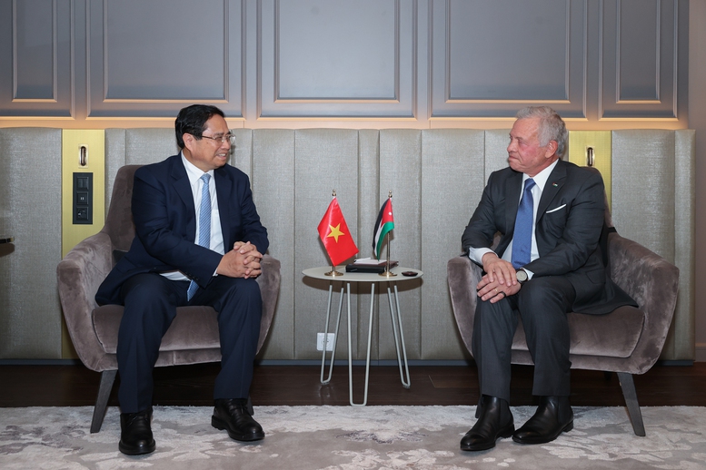 Thủ tướng Phạm Minh Chính hội kiến Quốc vương Jordan Abdullah II bin Al-Hussein - Ảnh: VGP/Nhật Bắc Thủ tướng Phạm Minh Chính hội kiến Quốc vương Jordan Abdullah II bin Al-Hussein - Ảnh: VGP/Nhật Bắc