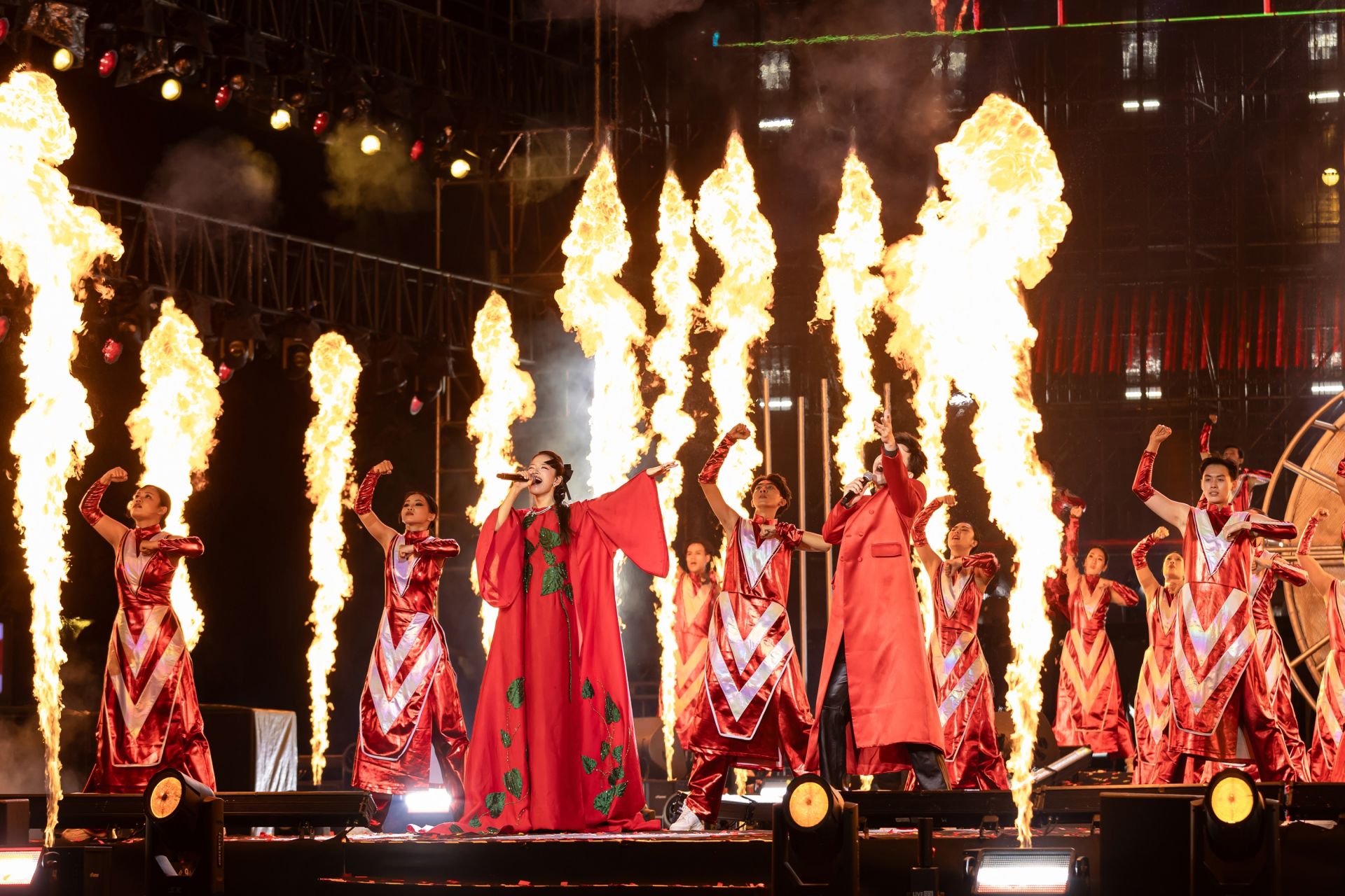 Chuỗi hoạt động của chương trình khẳng định sức mạnh, bản lĩnh của lực lượng công an nhân dân trong giai đoạn đất nước đang bước vào kỷ nguyên vươn mình, mà còn là cầu nối và cơ hội gắn kết giữa nhân dân và lực lượng công an nhân dân Chuỗi hoạt động của chương trình khẳng định sức mạnh, bản lĩnh của lực lượng công an nhân dân trong giai đoạn đất nước đang bước vào kỷ nguyên vươn mình, mà còn là cầu nối và cơ hội gắn kết giữa nhân dân và lực lượng công an nhân dân