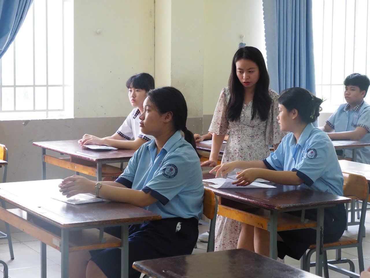 Thí sinh tham gia tuyển sinh lớp 10 công lập năm học 2025 - 2026 tại điểm thi THCS Đống Đa (quận Bình Thạnh) Thí sinh tham gia tuyển sinh lớp 10 công lập năm học 2025 - 2026 tại điểm thi THCS Đống Đa (quận Bình Thạnh)