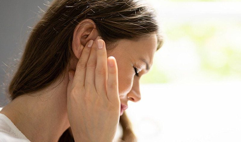 Ù tai bên phải gây khó chịu, ảnh hưởng lớn tới sức khỏe và cuộc sống Ù tai bên phải gây khó chịu, ảnh hưởng lớn tới sức khỏe và cuộc sống