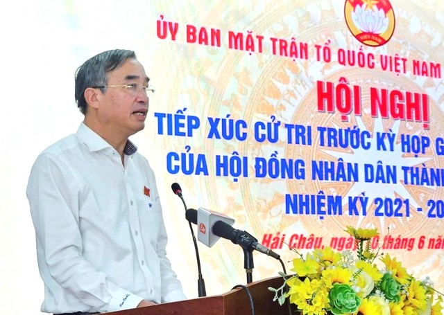 Chủ tịch UBND TP. Đà Nẵng Lê Trung Chinh phát biểu tại buổi tiếp xúc cử tri Chủ tịch UBND TP. Đà Nẵng Lê Trung Chinh phát biểu tại buổi tiếp xúc cử tri