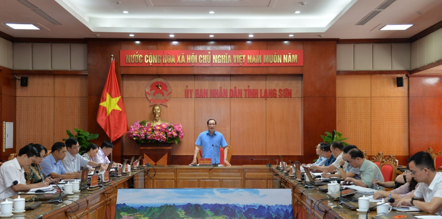 Phó Chủ tịch Thường trực UBND tỉnh Lạng Sơn Dương Xuân Huyên chủ trì cuộc họp Phó Chủ tịch Thường trực UBND tỉnh Lạng Sơn Dương Xuân Huyên chủ trì cuộc họp