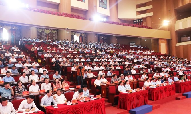 Các đại biểu dự hội nghị.