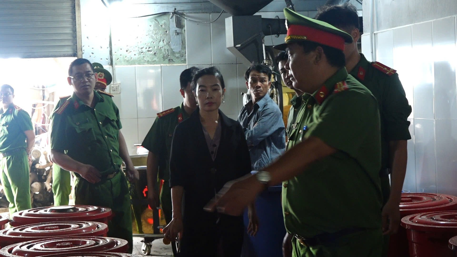 của Sở Nông nghiệp và Môi trường cùng các cơ quan chức năng, Phòng Cảnh sát Kinh tế Công an tỉnh Phú Yên kiểm tra Cơ sở sản xuất cà phê Dạ Thảo của Sở Nông nghiệp và Môi trường cùng các cơ quan chức năng, Phòng Cảnh sát Kinh tế Công an tỉnh Phú Yên kiểm tra Cơ sở sản xuất cà phê Dạ Thảo