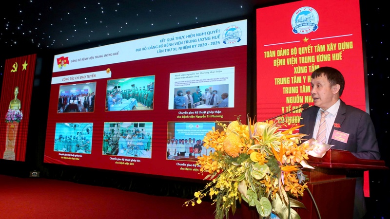 GS.TS Phạm Như Hiệp, Giám đốc BVTW Huế báo cáo trước đại hội GS.TS Phạm Như Hiệp, Giám đốc BVTW Huế báo cáo trước đại hội
