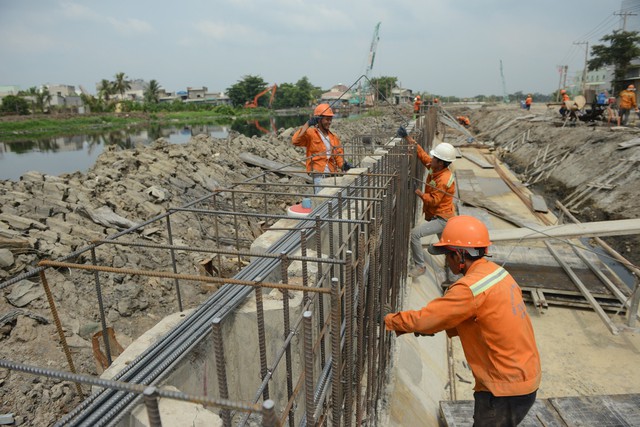 Từ cấp phép trực tuyến đến lộ trình bỏ giấy phép xây dựng: Hà Nội – TP. Hồ Chí Minh đẩy nhanh cải cách