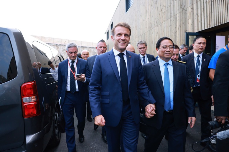 Thủ tướng Chính phủ Phạm Minh Chính và Tổng thống Pháp Emmanuel Macron - Ảnh: VGP/Nhật Bắc Thủ tướng Chính phủ Phạm Minh Chính và Tổng thống Pháp Emmanuel Macron - Ảnh: VGP/Nhật Bắc
