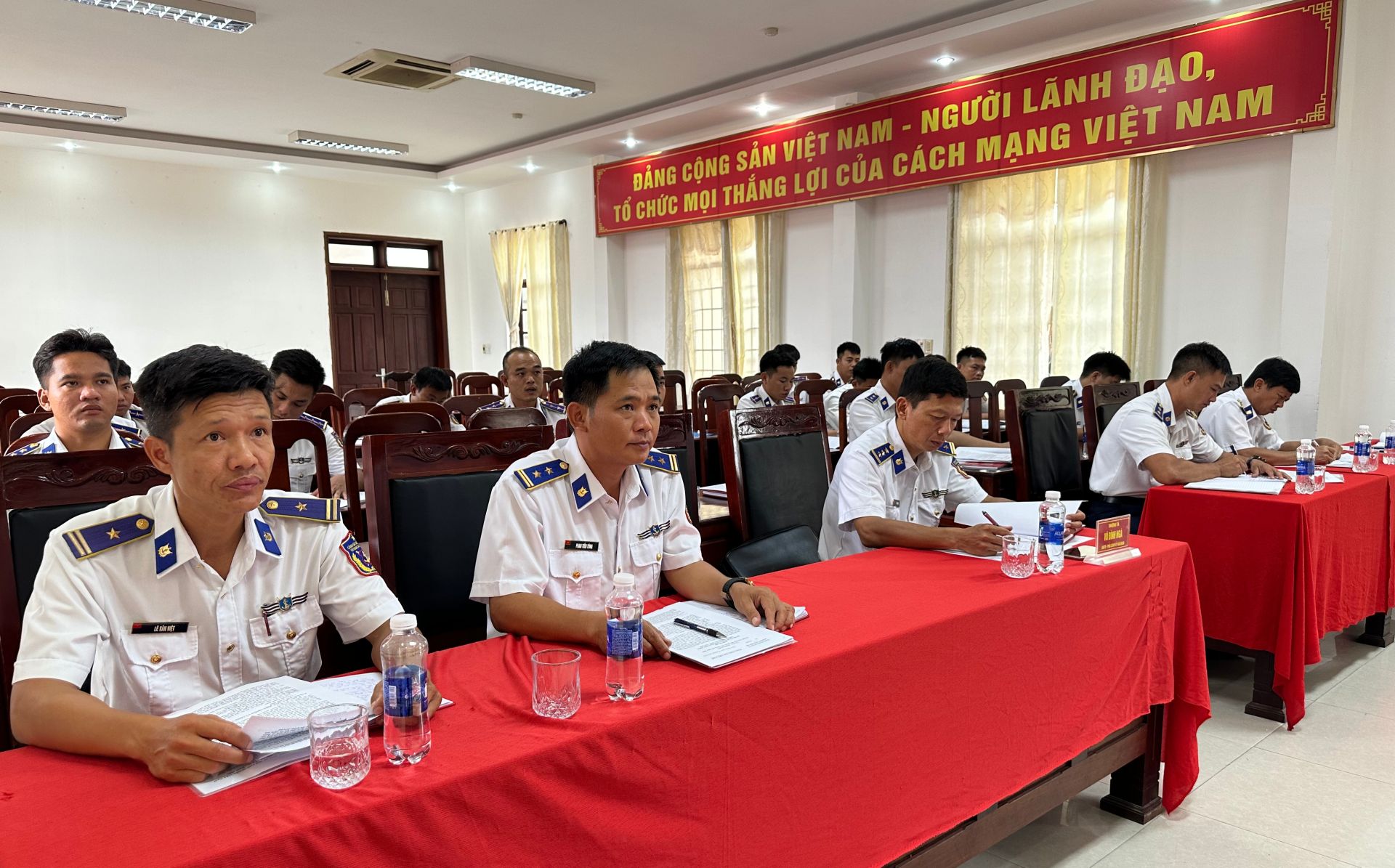 Quang cảnh hội nghị