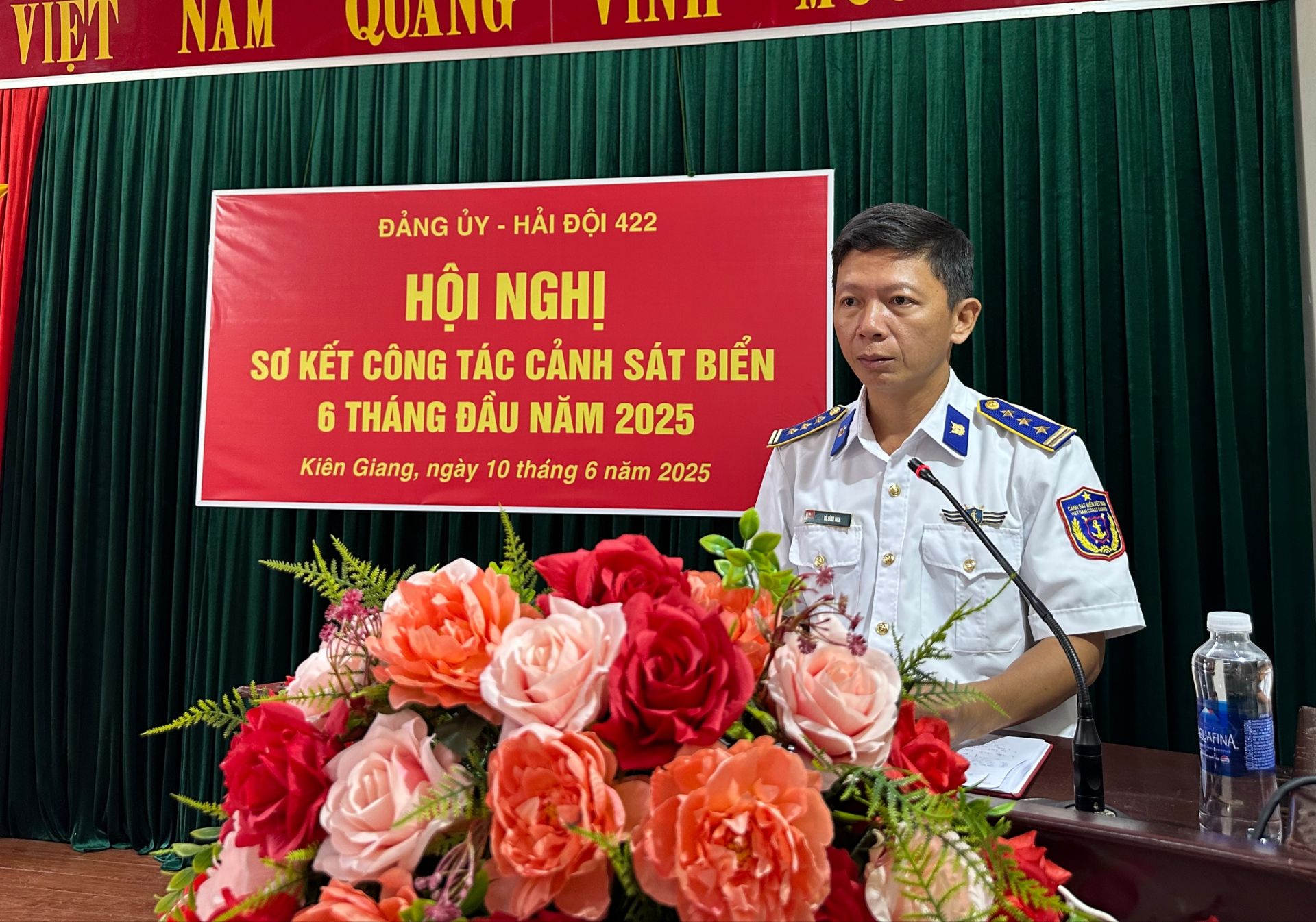 Thượng tá Vũ Đình Ngà, Ủy viên Ban Thường vụ Đảng ủy Hải đoàn 42 phát biểu chỉ đạo hội nghị