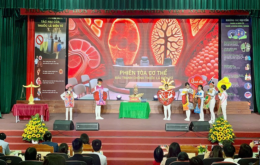 Đa dạng, linh hoạt các hình thức tuyên truyền về tác hại của thuốc lá. Đa dạng, linh hoạt các hình thức tuyên truyền về tác hại của thuốc lá.