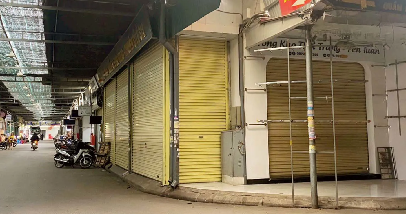 Hà Nội: Cửa hàng đóng cửa, tiểu thương ngừng kinh doanh trong đợt cao điểm chống hàng giả