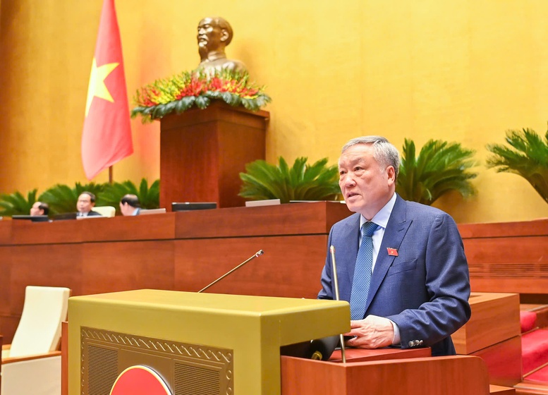 Phó Thủ tướng đề nghị các đại biểu Quốc hội tích cực tham gia góp ý, bổ sung để hoàn thiện dự thảo Nghị quyết về TTTC quốc tế tại Việt Nam để chúng ta có chính sách thông thoáng, đủ sức hấp dẫn nhà đầu tư theo đúng tinh thần chỉ đạo của Bộ Chính trị; sau đó là ủng hộ để Quốc hội thông qua Nghị quyết - Ảnh: VGP